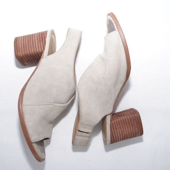 Gianni Bini Outta Town Beige Suede Peep Toe Slingback Heels, Size 6 - Picture 6 of 8